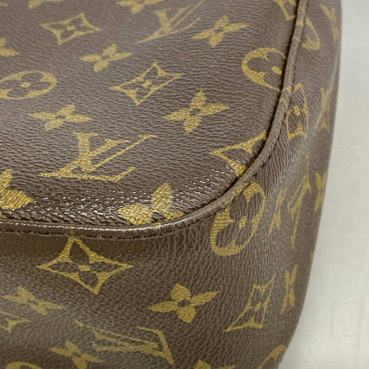 Louis Vuitton Brown Shoulder Bag (Pre-Owned)