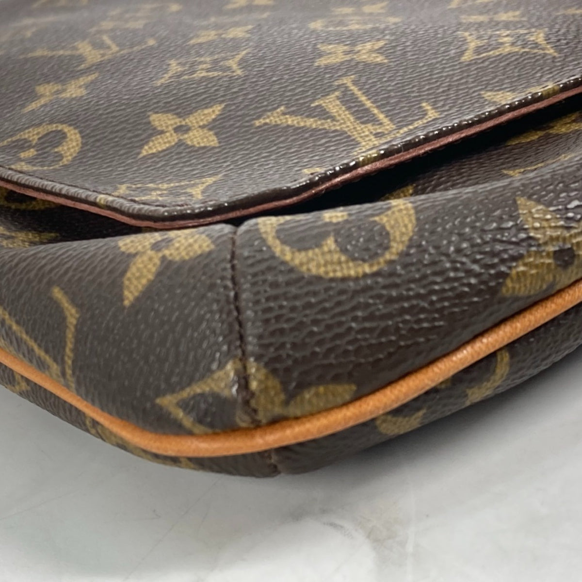 Louis Vuitton Brown Monogram Shoulder Bag (Pre-Owned)