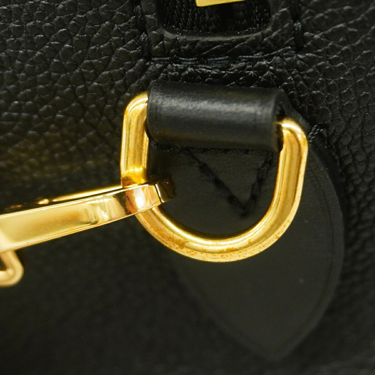 Louis Vuitton Noir Handbag (Pre-Owned)