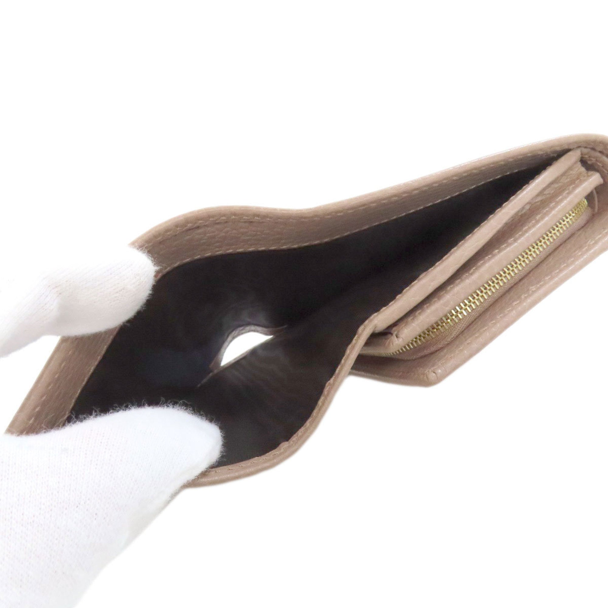 Gucci Beige Leather Wallet (Bi-Fold) (Pre-Owned)