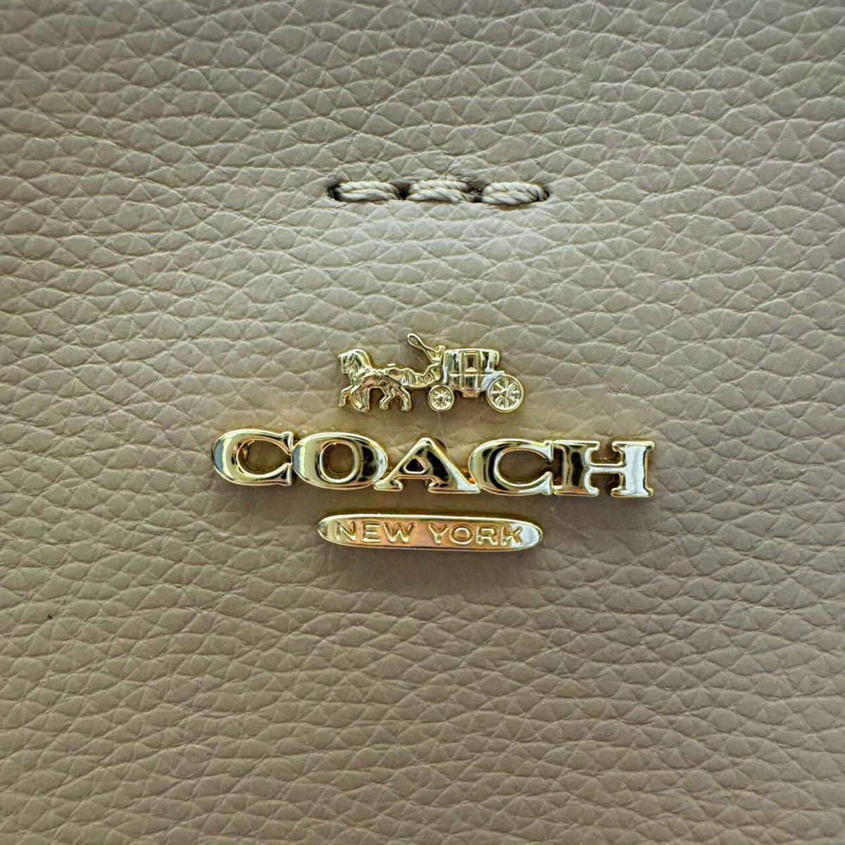 Coach Beige Leather Handbag Shoulder Bag (Pre-Owned)