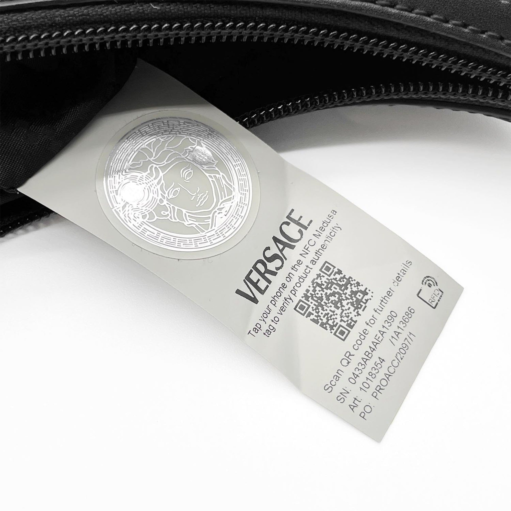 Versace Black Nylon Shoulder Bag (Pre-Owned)