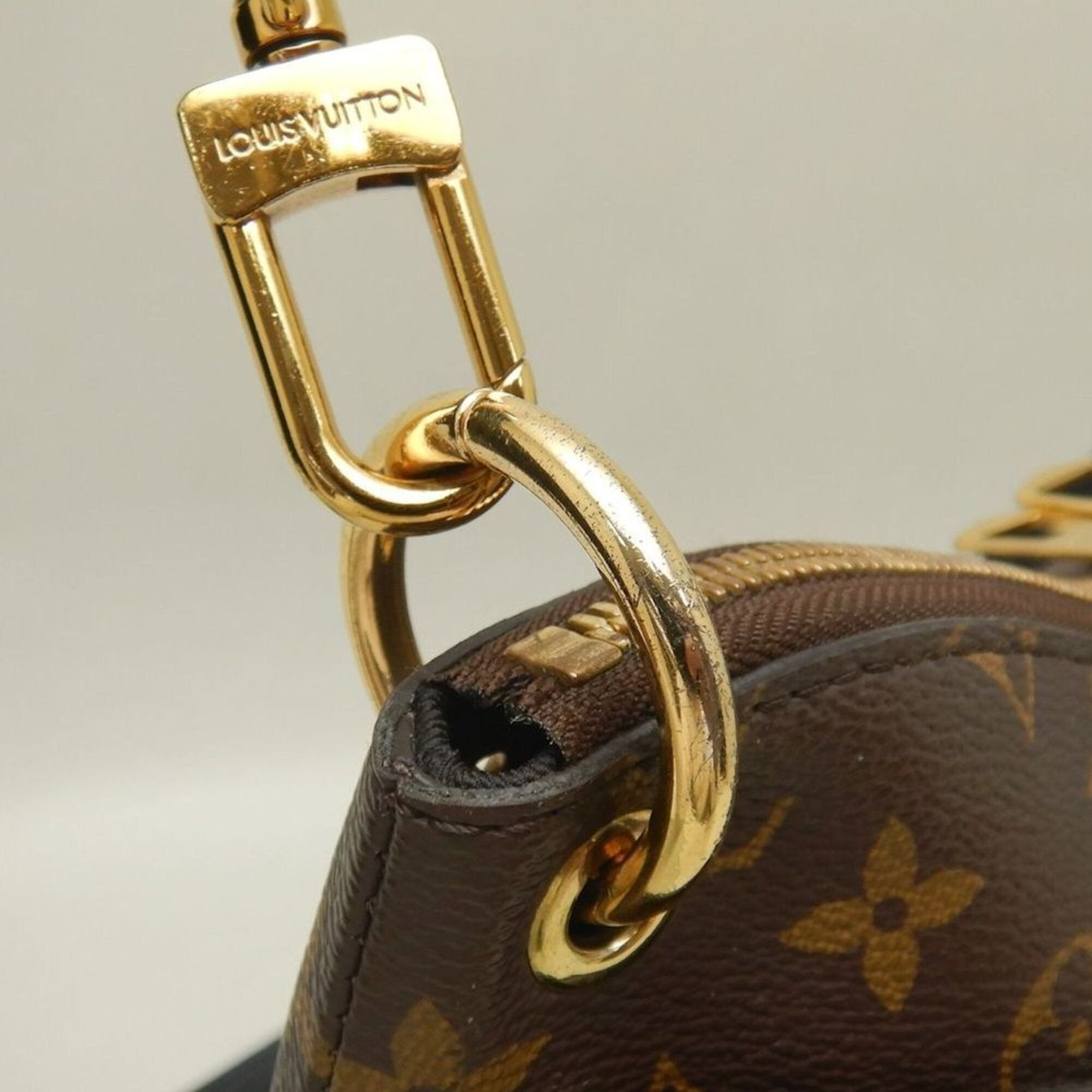 Louis Vuitton Brown Monogram Canvas Shoulder Bag (Pre-Owned)