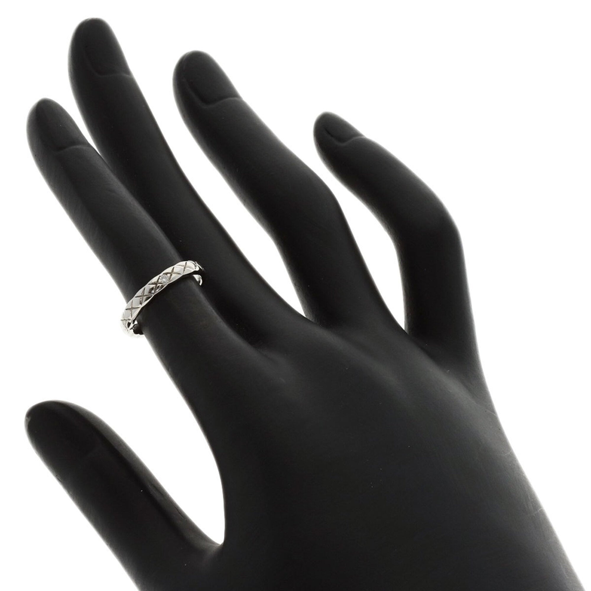Chanel Platinum 950 Band Ring (Pre-Owned)