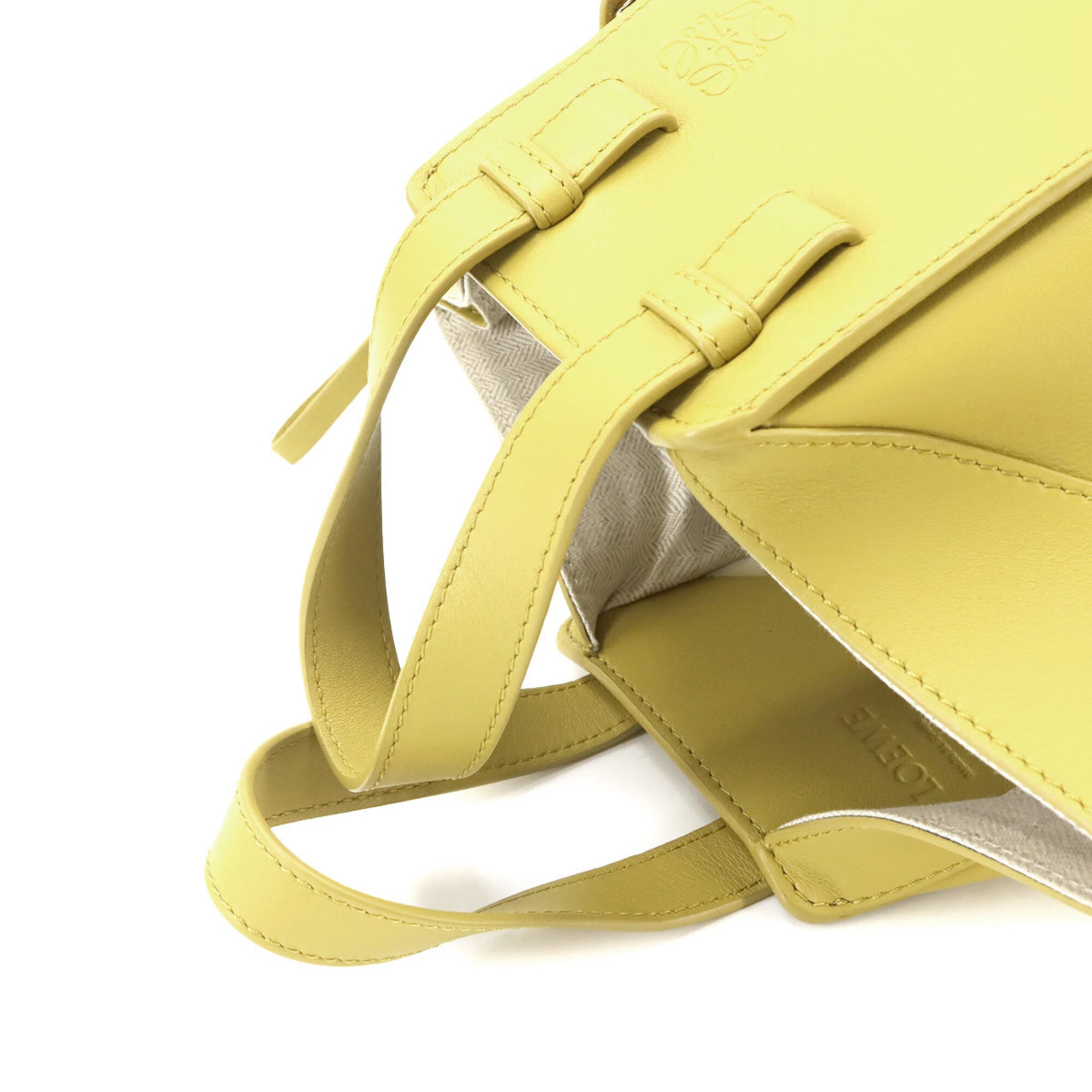 Loewe Yellow Leather Handbag (Pre-Owned)