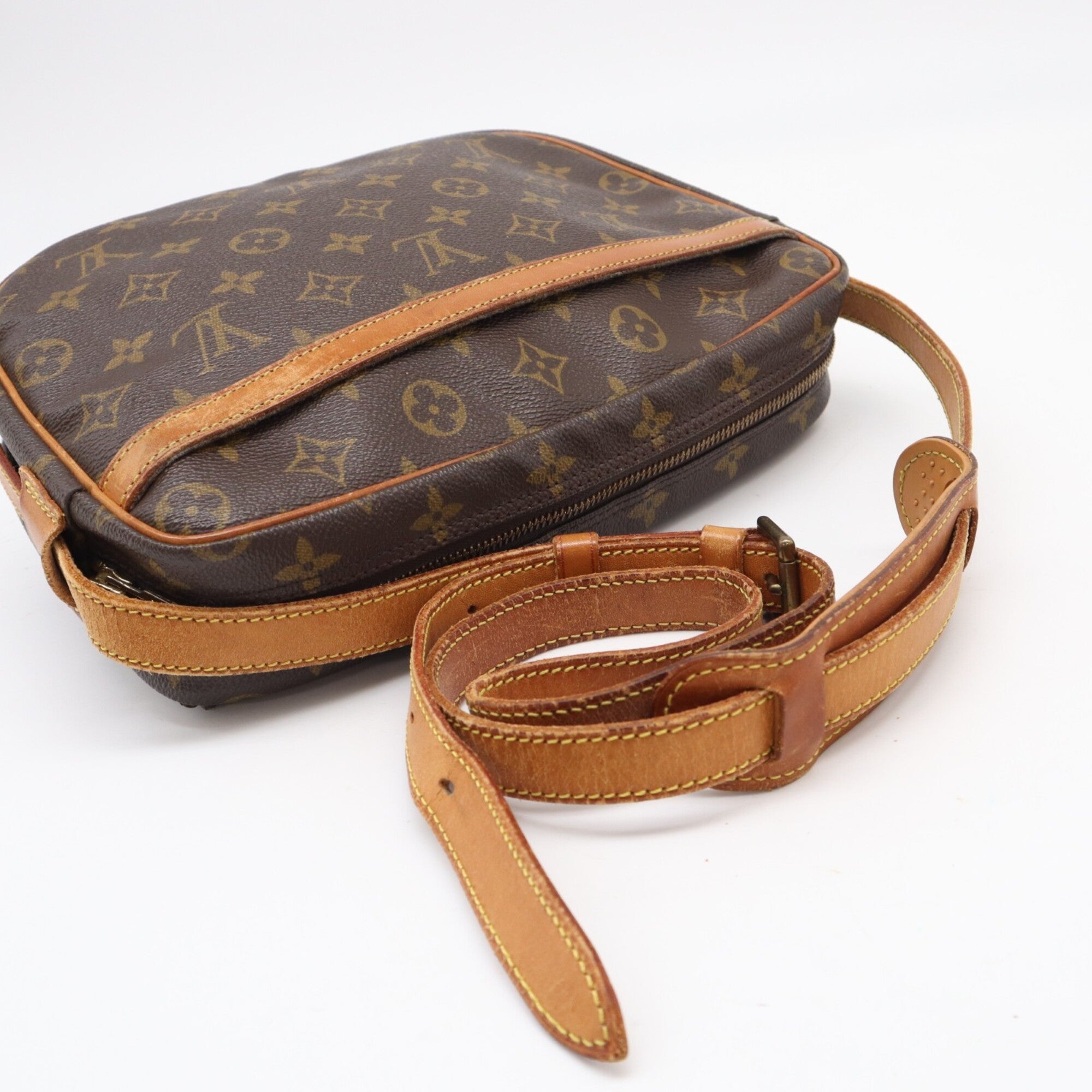 Louis Vuitton Beige Brown Monogram Shoulder Bag (Pre-Owned)