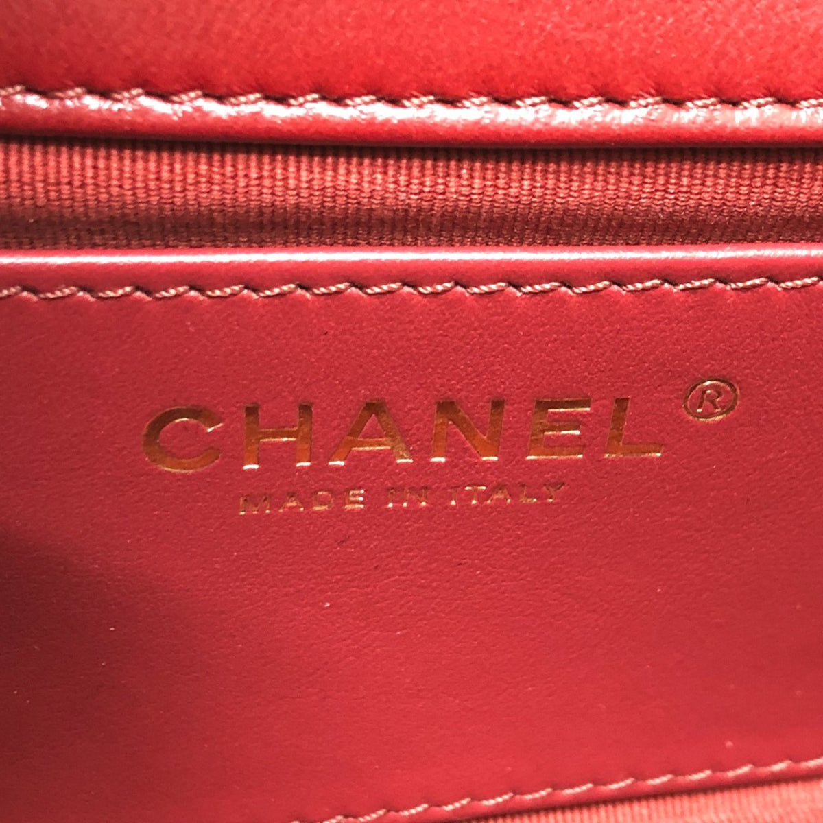 Chanel Red Color Leather Shoulder Bag (Pre-Owned)