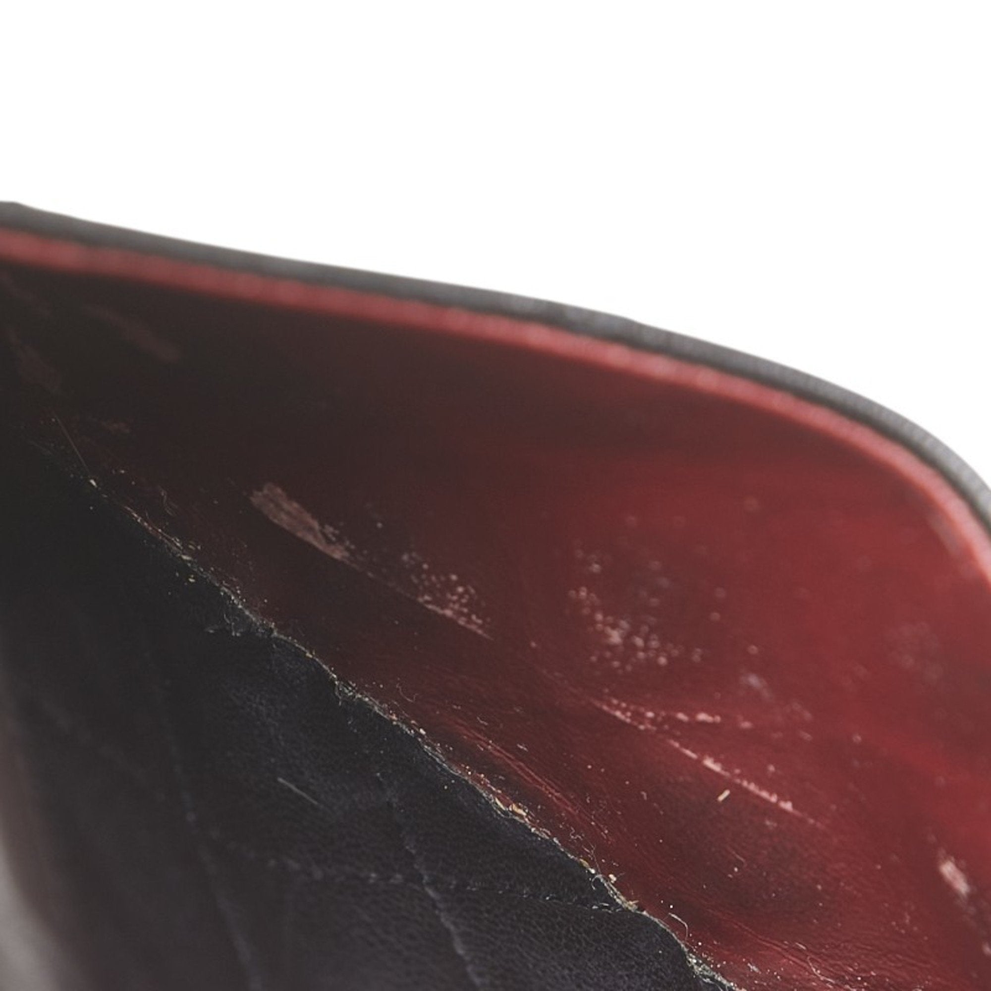 Chanel Matelasse Black Leather Shoulder Bag (Pre-Owned)