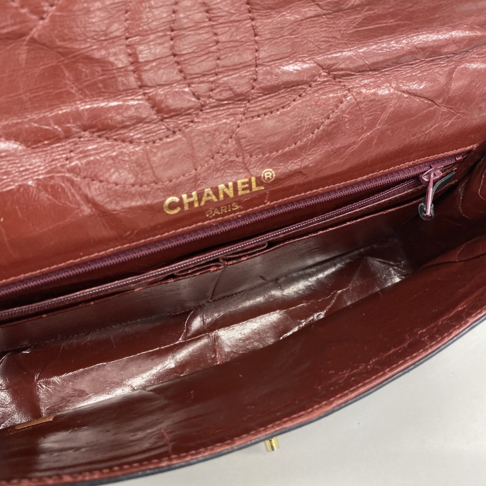 Chanel Black Leather Shoulder Bag (Pre-Owned)