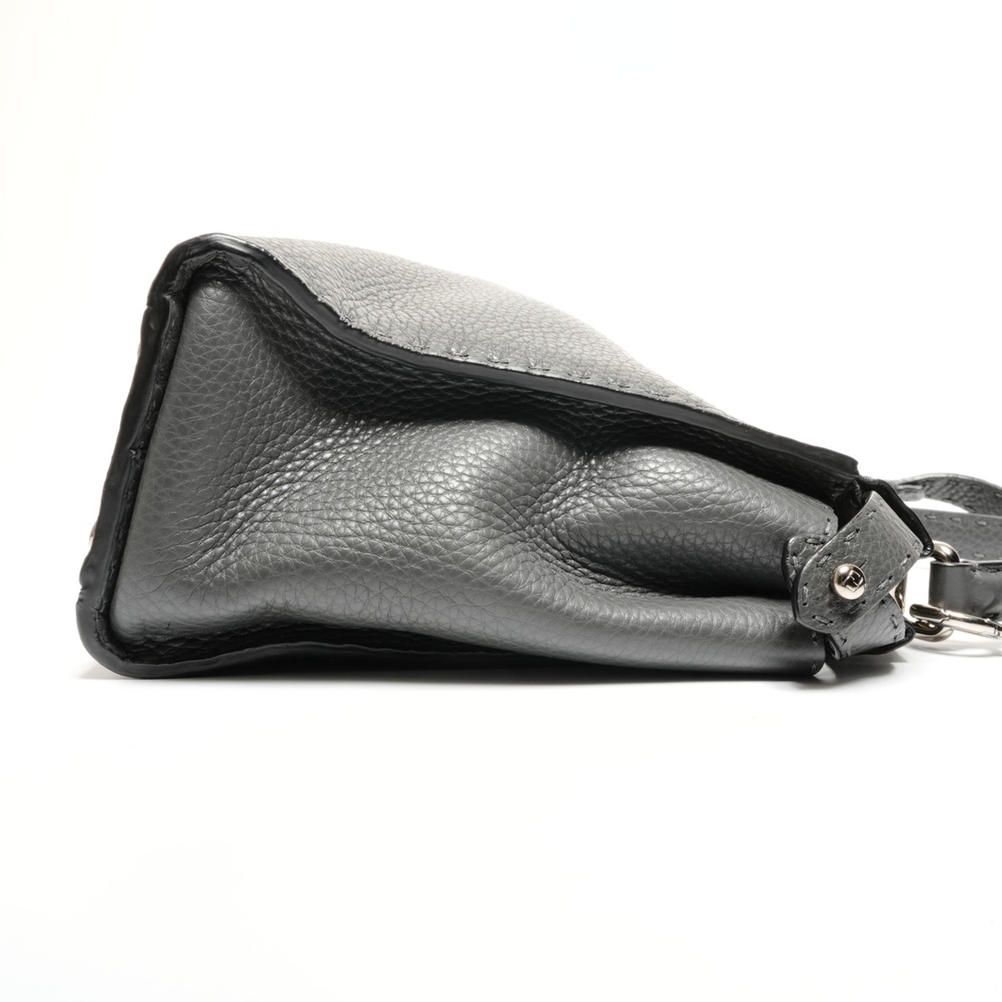 Fendi Peekaboo Gray Leather Handbag (Pre-Owned)