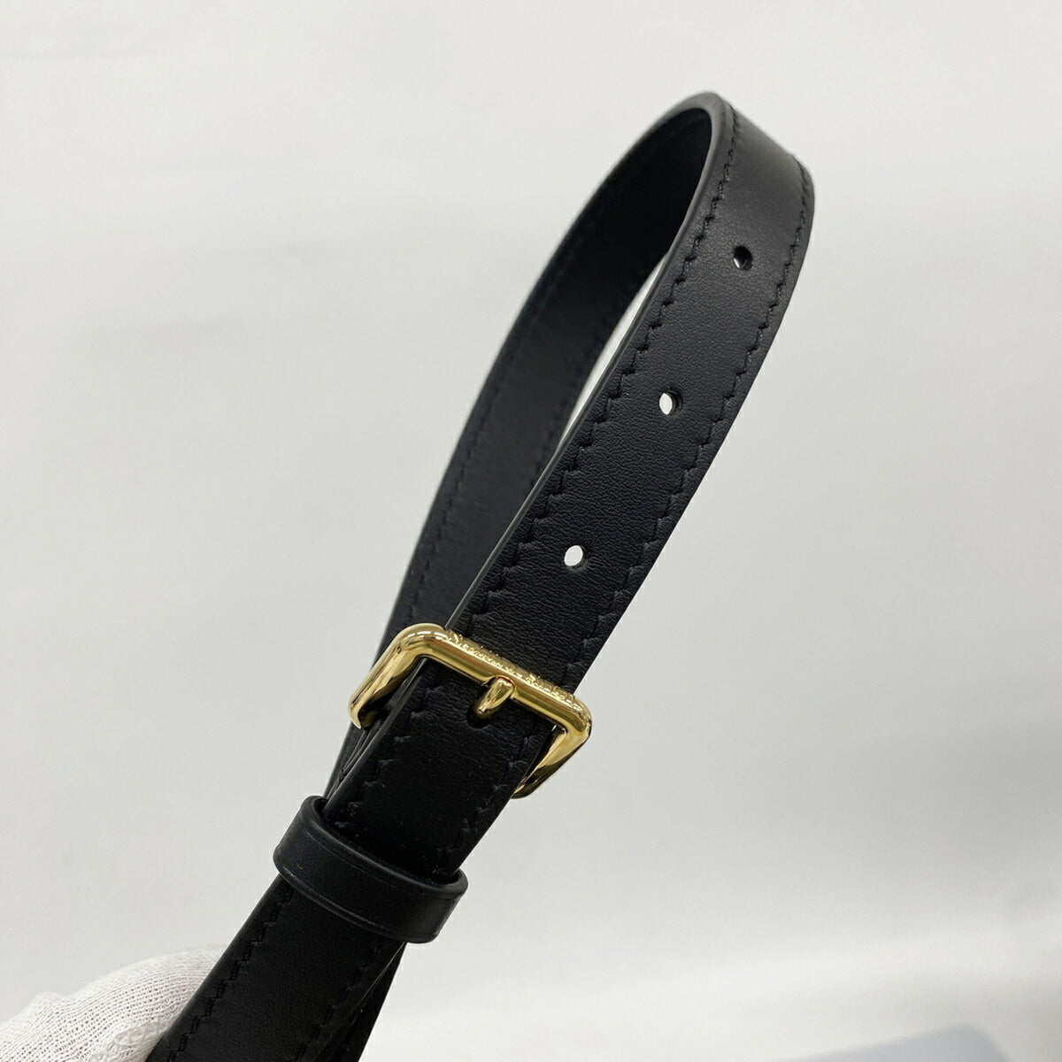 Louis Vuitton Noir Handbag (Pre-Owned)