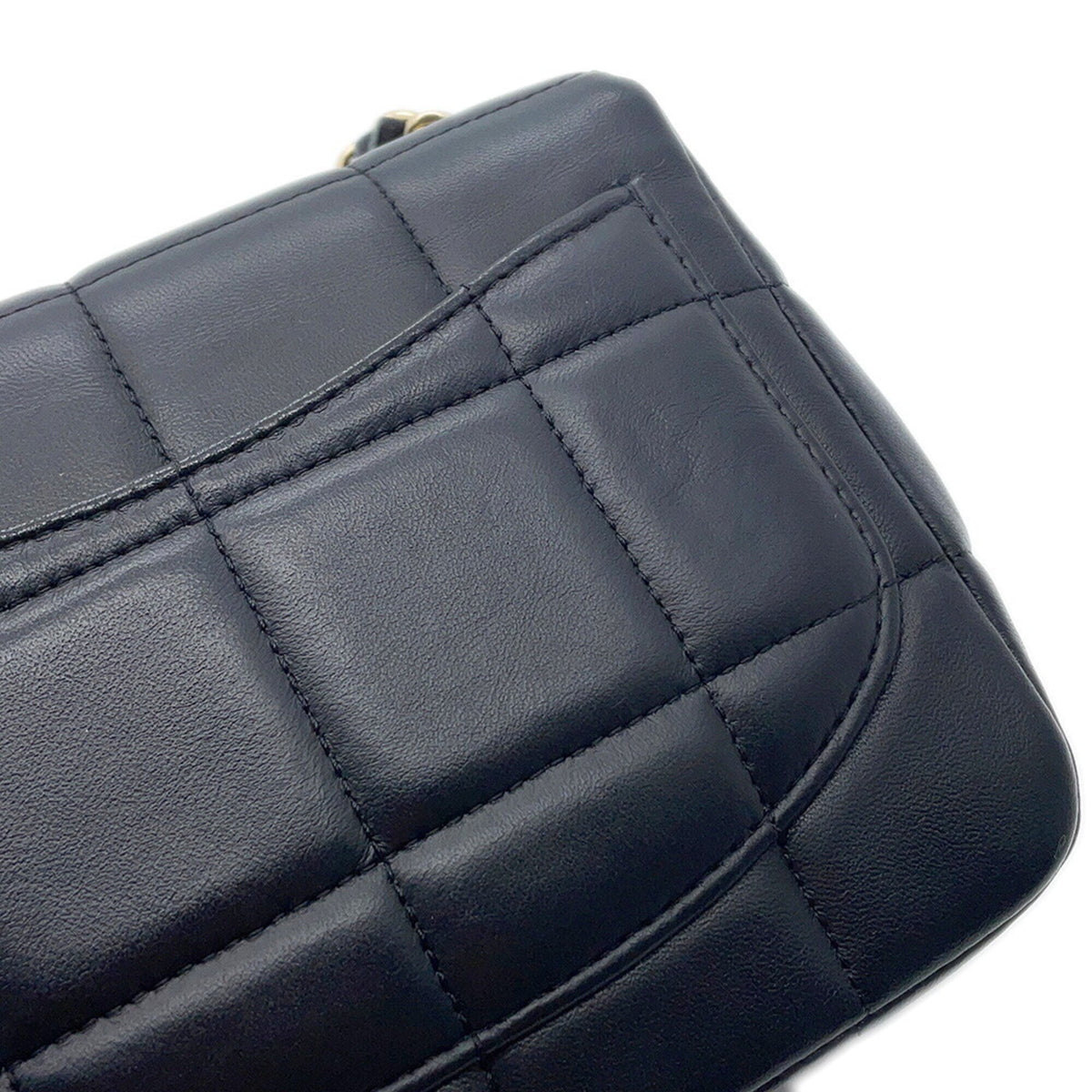 Chanel Chocolate Bar Black Leather Shoulder Bag (Pre-Owned)