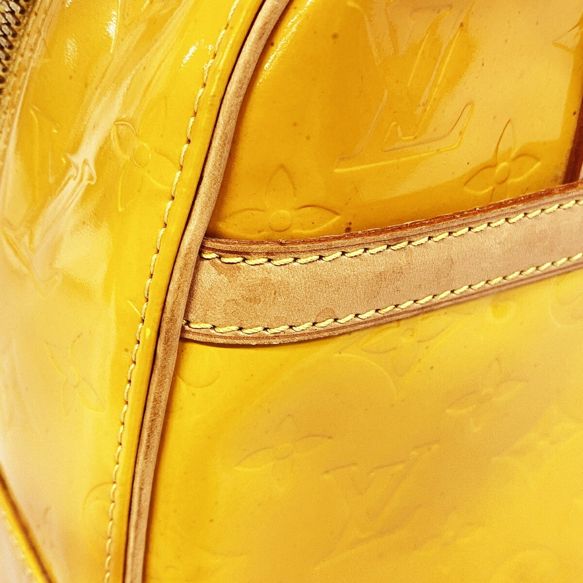 Louis Vuitton Jaune Handbag (Pre-Owned)