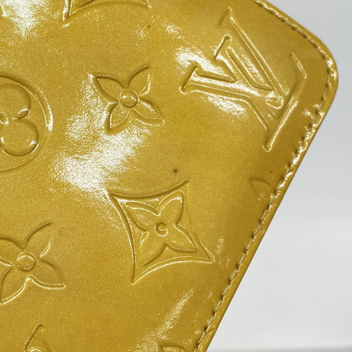 Louis Vuitton Beige Pouch (Pre-Owned)