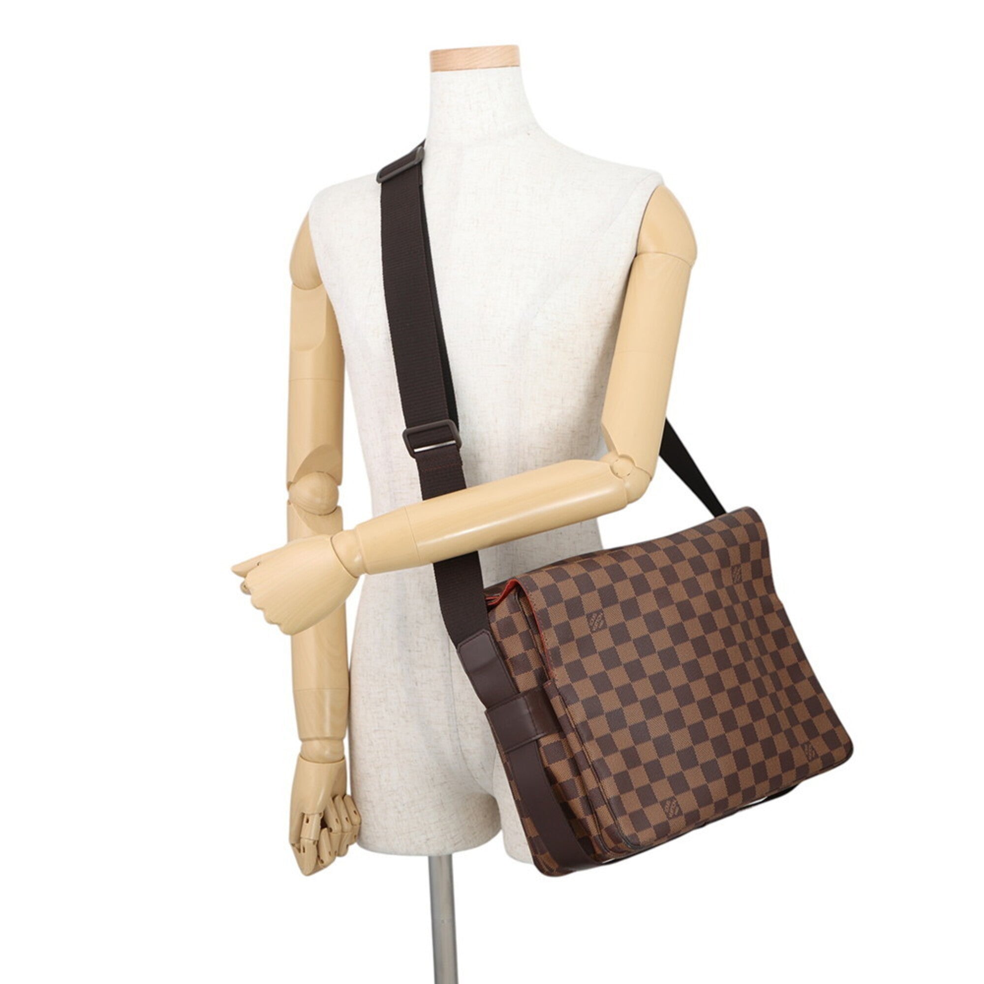 Louis Vuitton Red Color Damier Canvas Handbag Shoulder Bag (Pre-Owned)