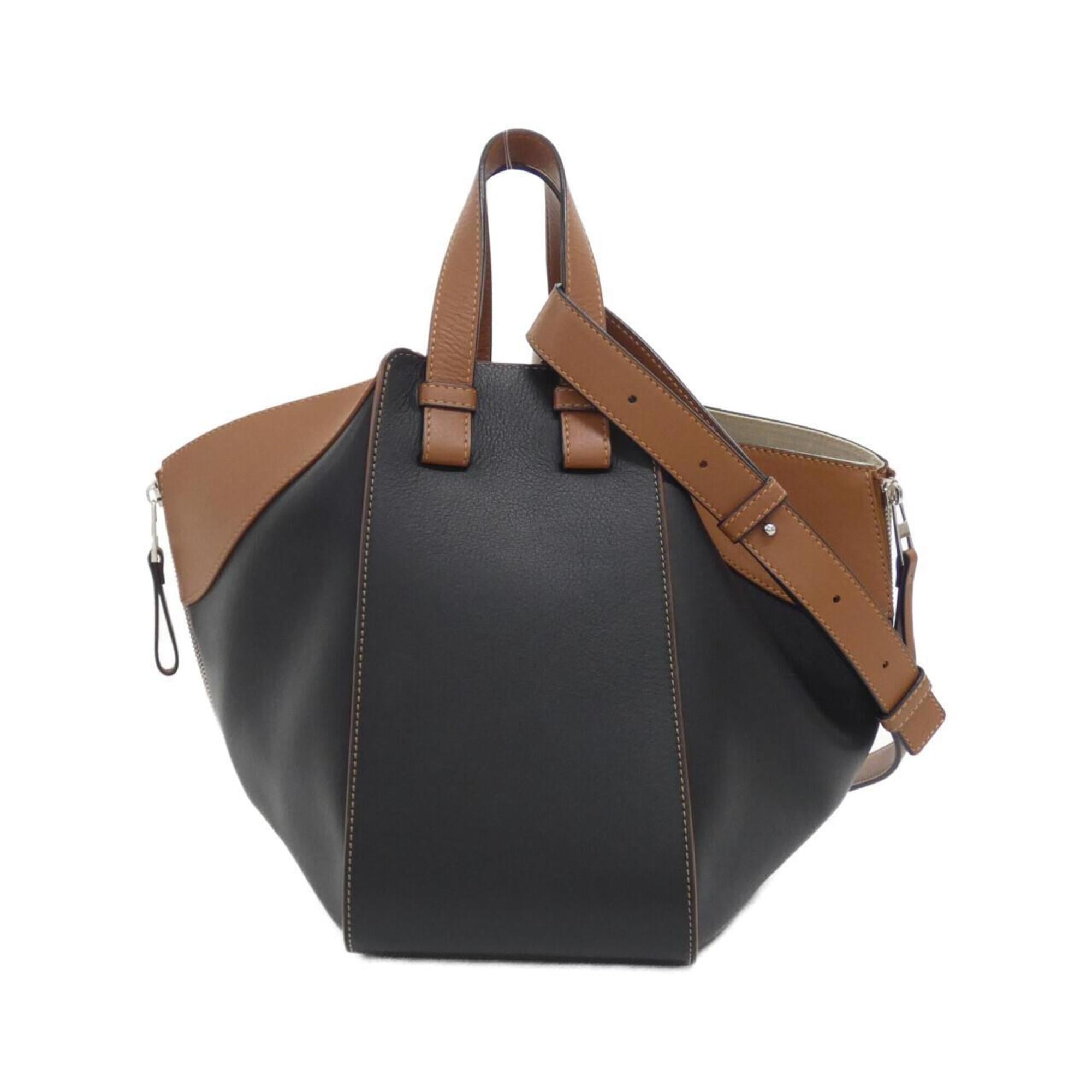 Loewe Black Leather Shoulder Bag (Pre-Owned)
