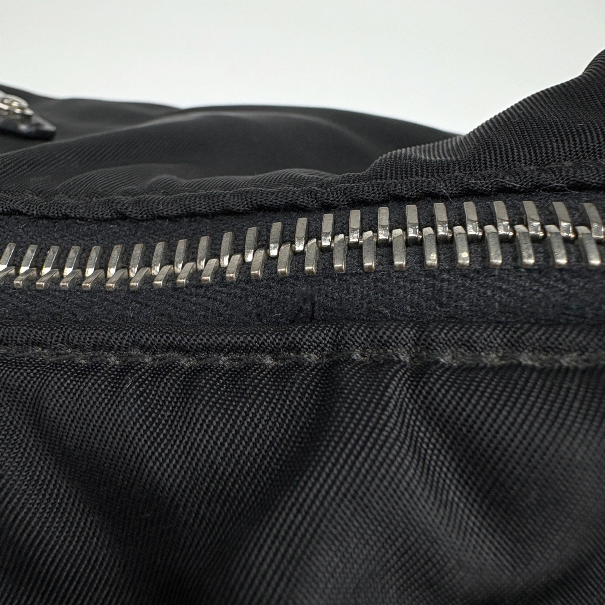 Prada Black Leather Shoulder Bag (Pre-Owned)