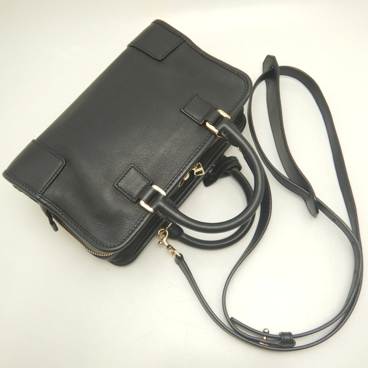 Loewe Amazona Black Leather Handbag (Pre-Owned)