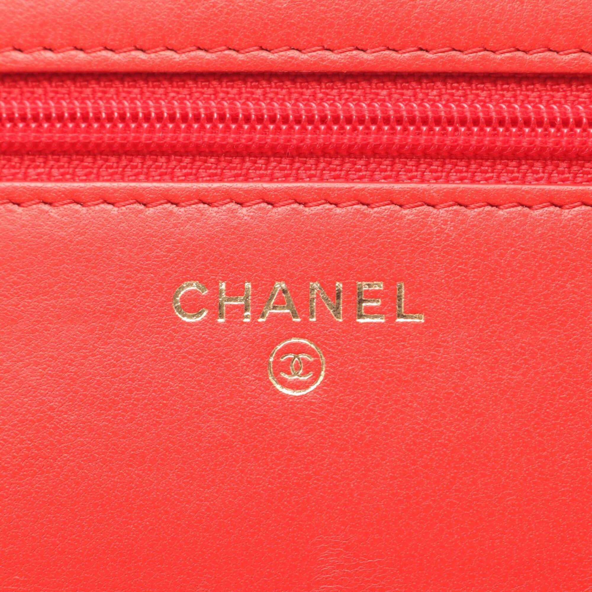Chanel Red Color Leather Handbag Shoulder Bag (Pre-Owned)