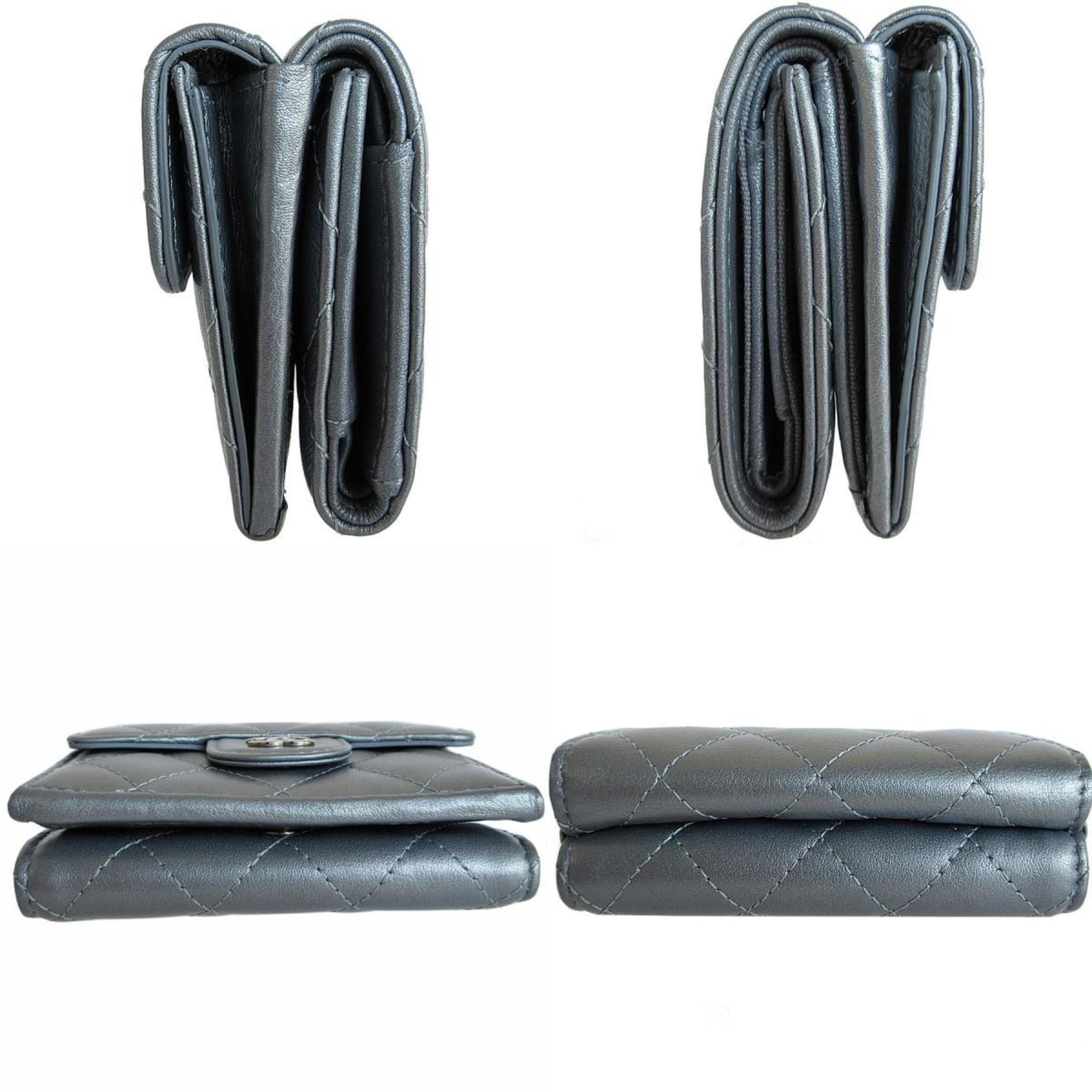 Chanel Matelasse Silver Leather Wallet (Tri-Fold) (Pre-Owned)