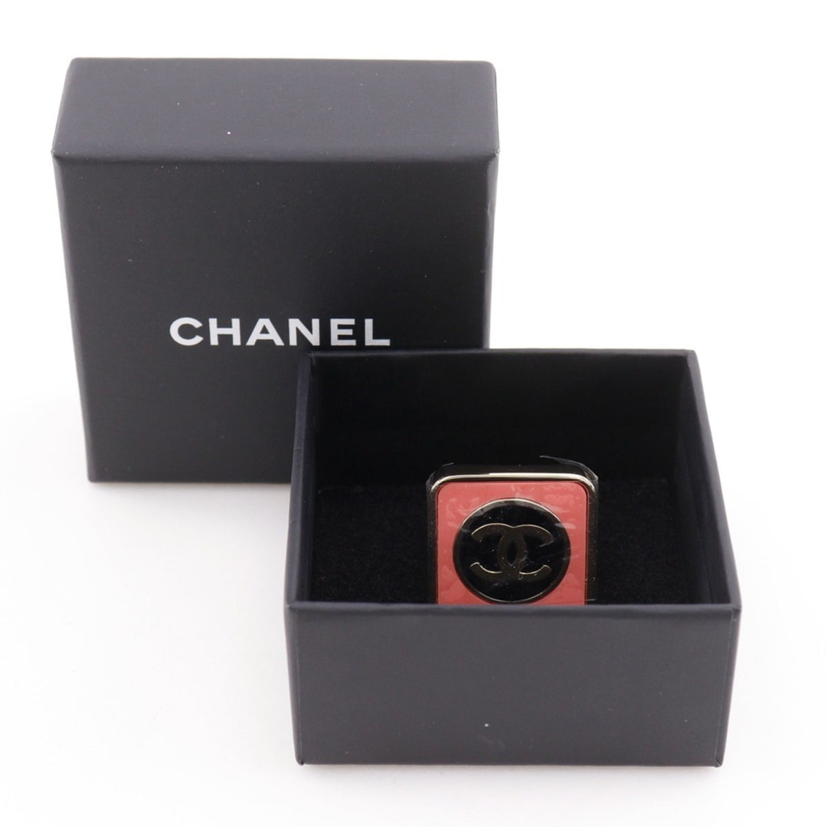 Chanel Silver Metal Band Ring (Pre-Owned)