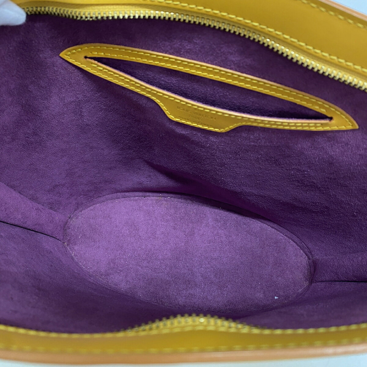 Louis Vuitton Jaune Shoulder Bag (Pre-Owned)