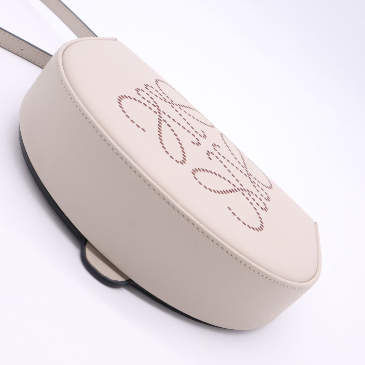 Loewe Light Beige Leather Shoulder Bag (Pre-Owned)