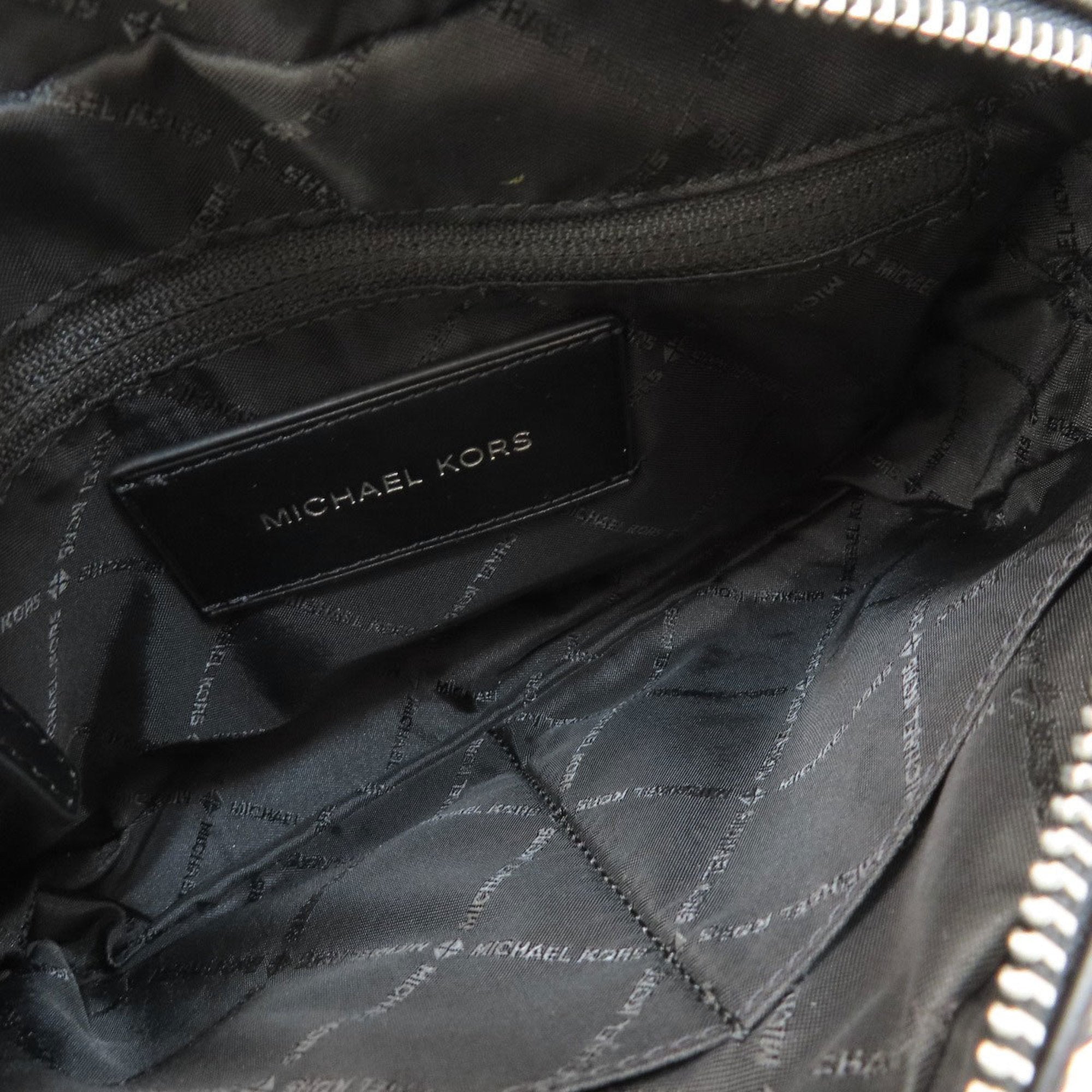 Michael Kors Beige Black Leather Shoulder Bag (Pre-Owned)