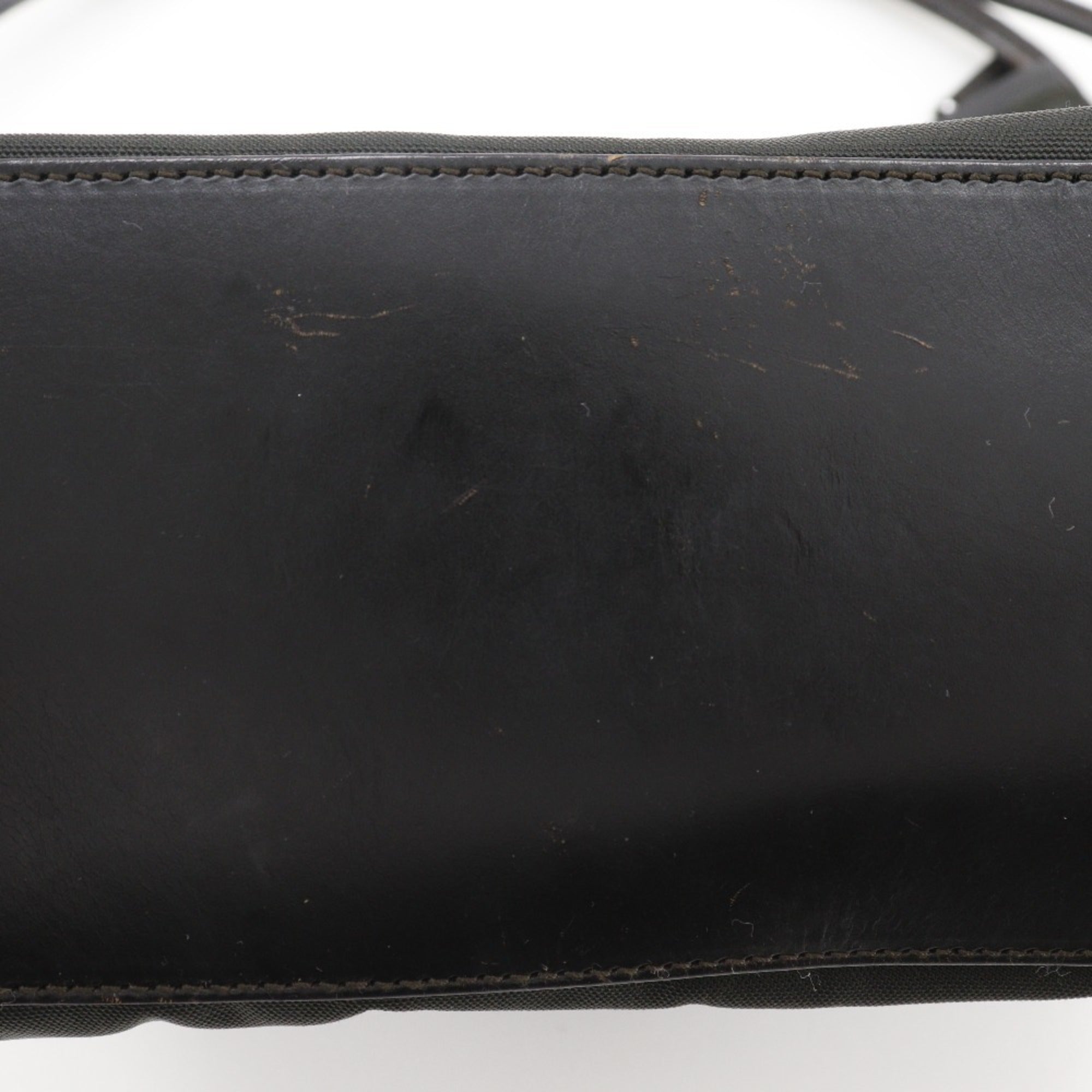 Gucci Black Nylon Canvas Shoulder Bag (Pre-Owned)