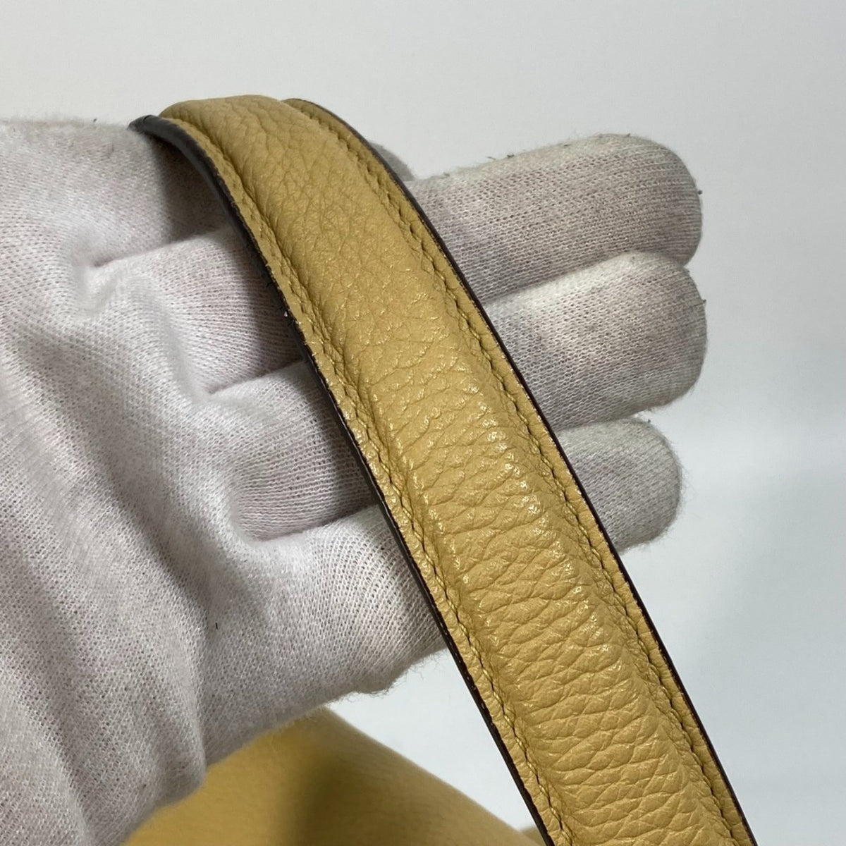 Celine Yellow Leather Shoulder Bag (Pre-Owned)