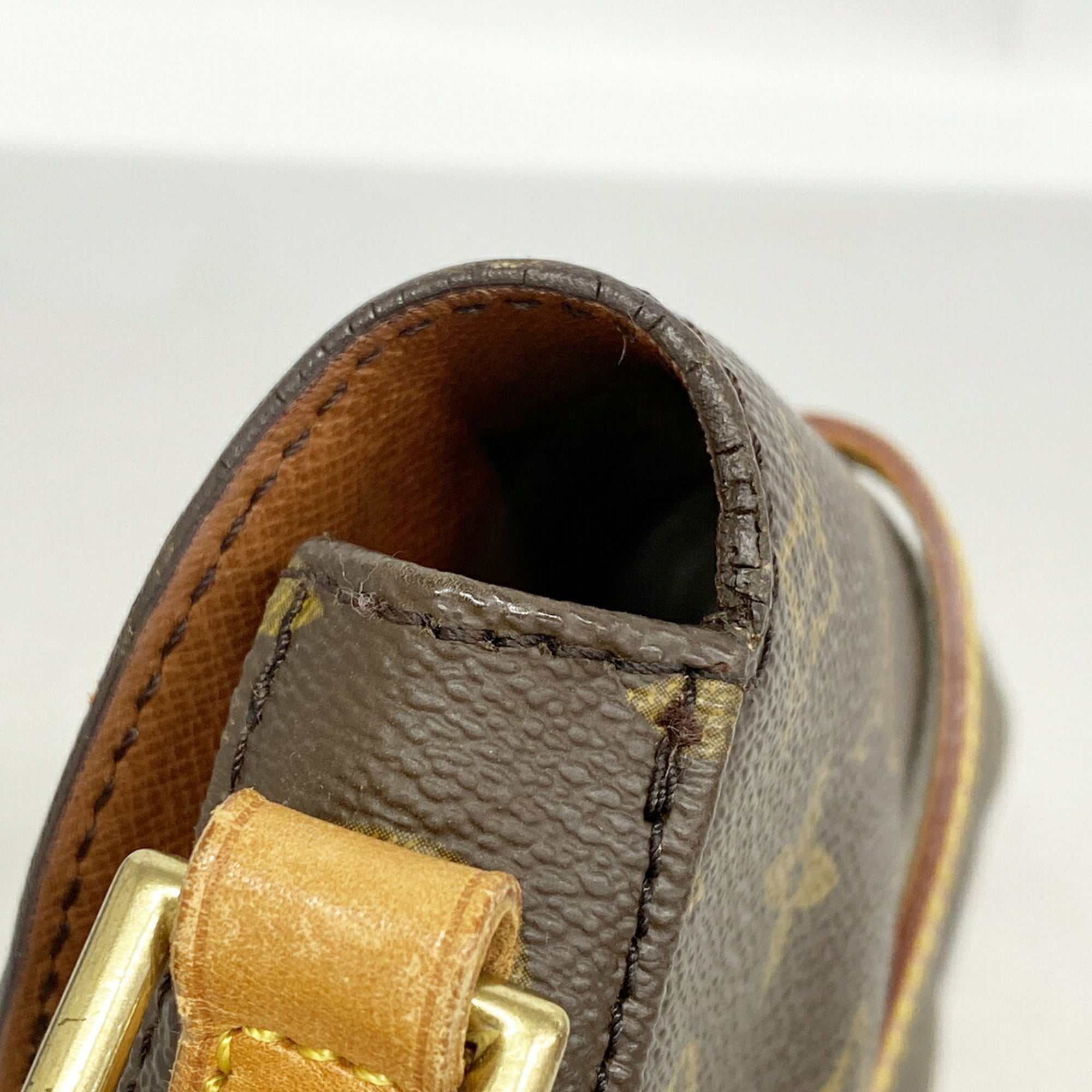 Louis Vuitton Brown Shoulder Bag (Pre-Owned)