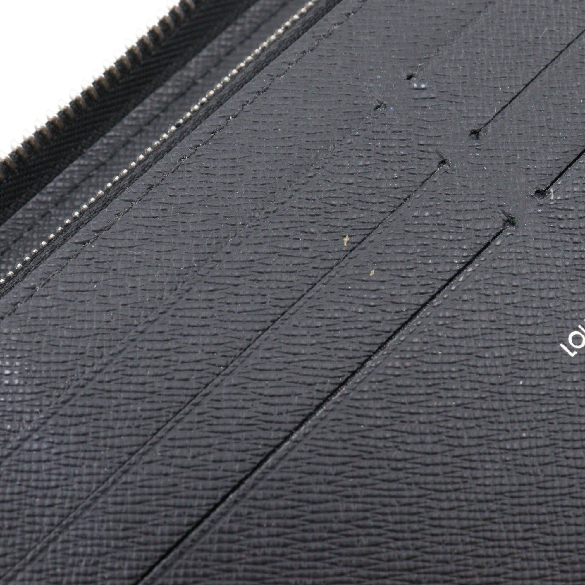 Louis Vuitton Black Noir Taiga Leather Long Wallet (Bi-Fold) (Pre-Owned)