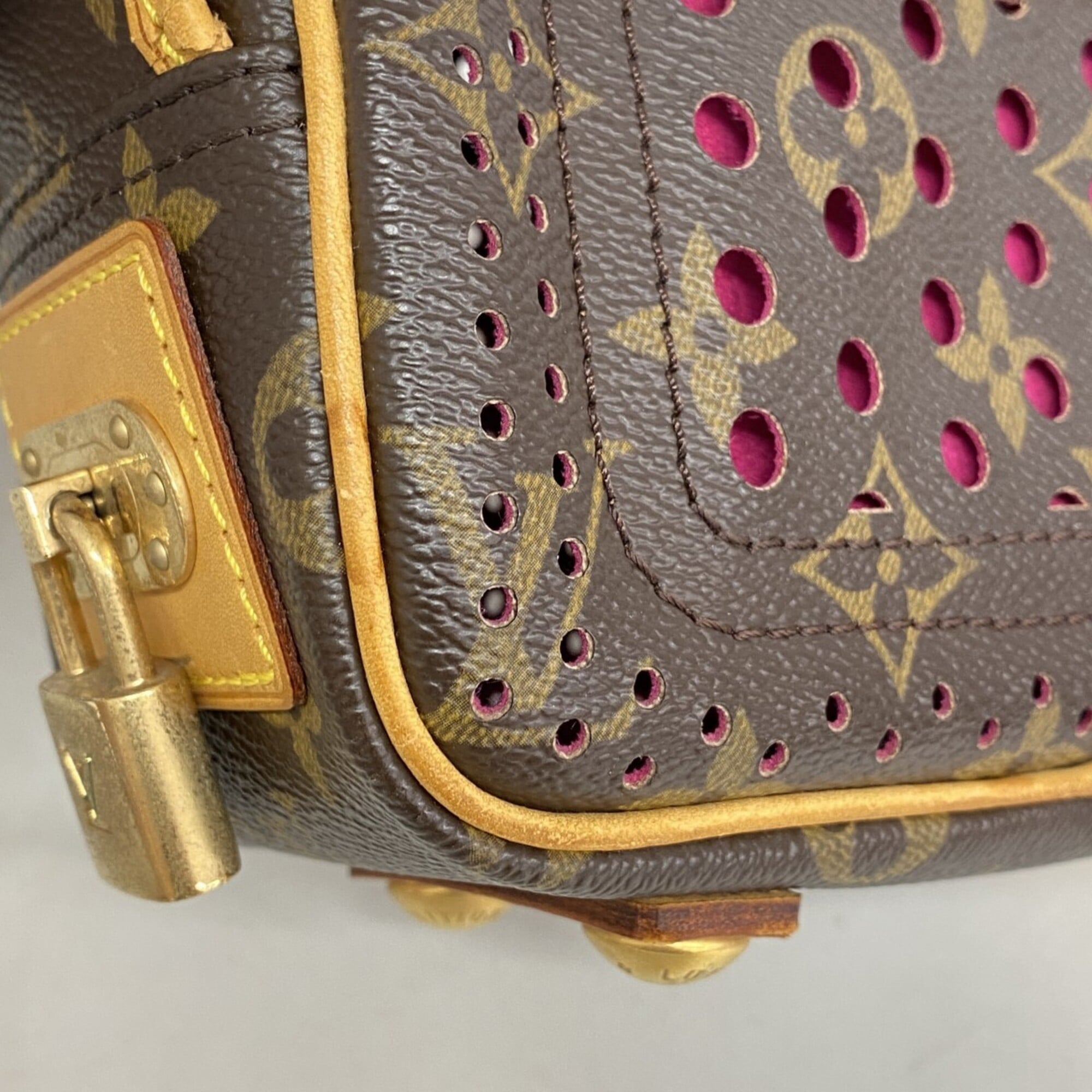 Louis Vuitton Brown Fuchsia Shoulder Bag (Pre-Owned)