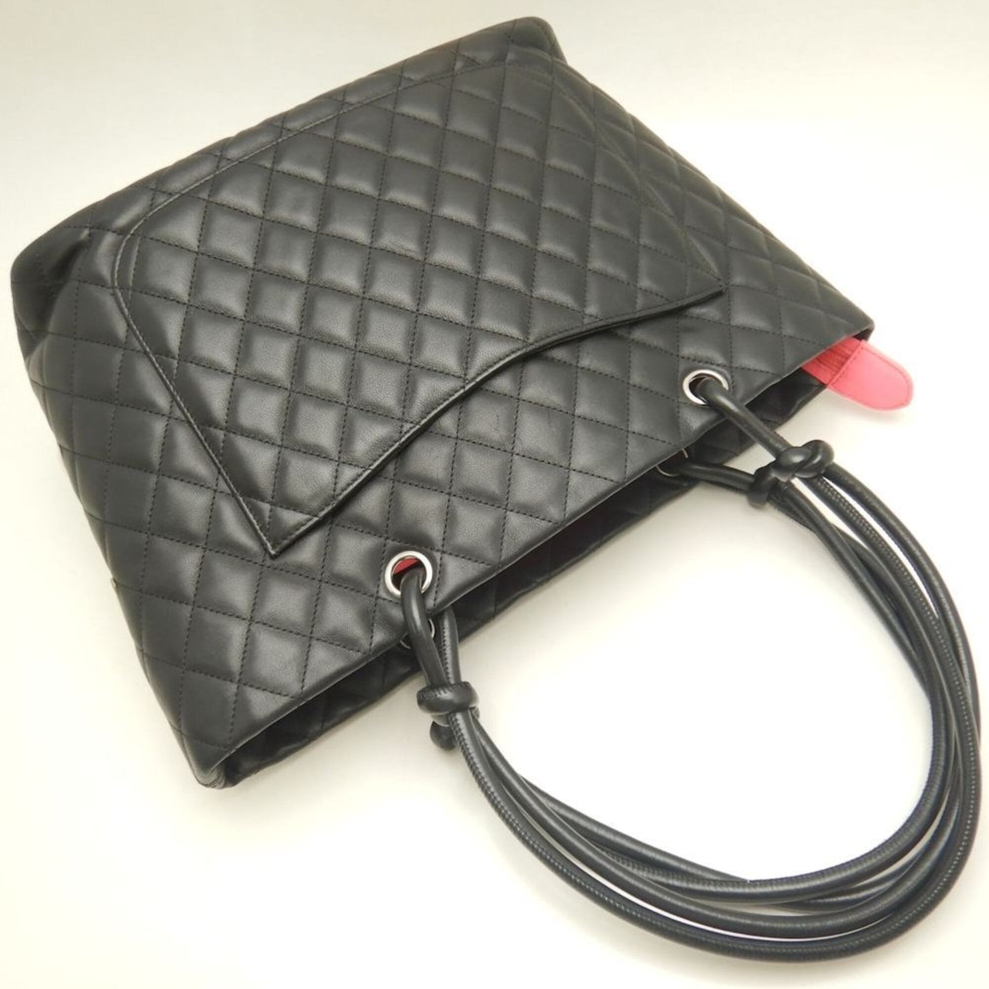 Chanel Black White Leather Tote Bag (Pre-Owned)
