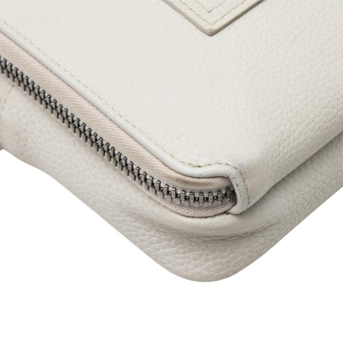 Christian Dior Ivory Leather Shoulder Bag (Pre-Owned)