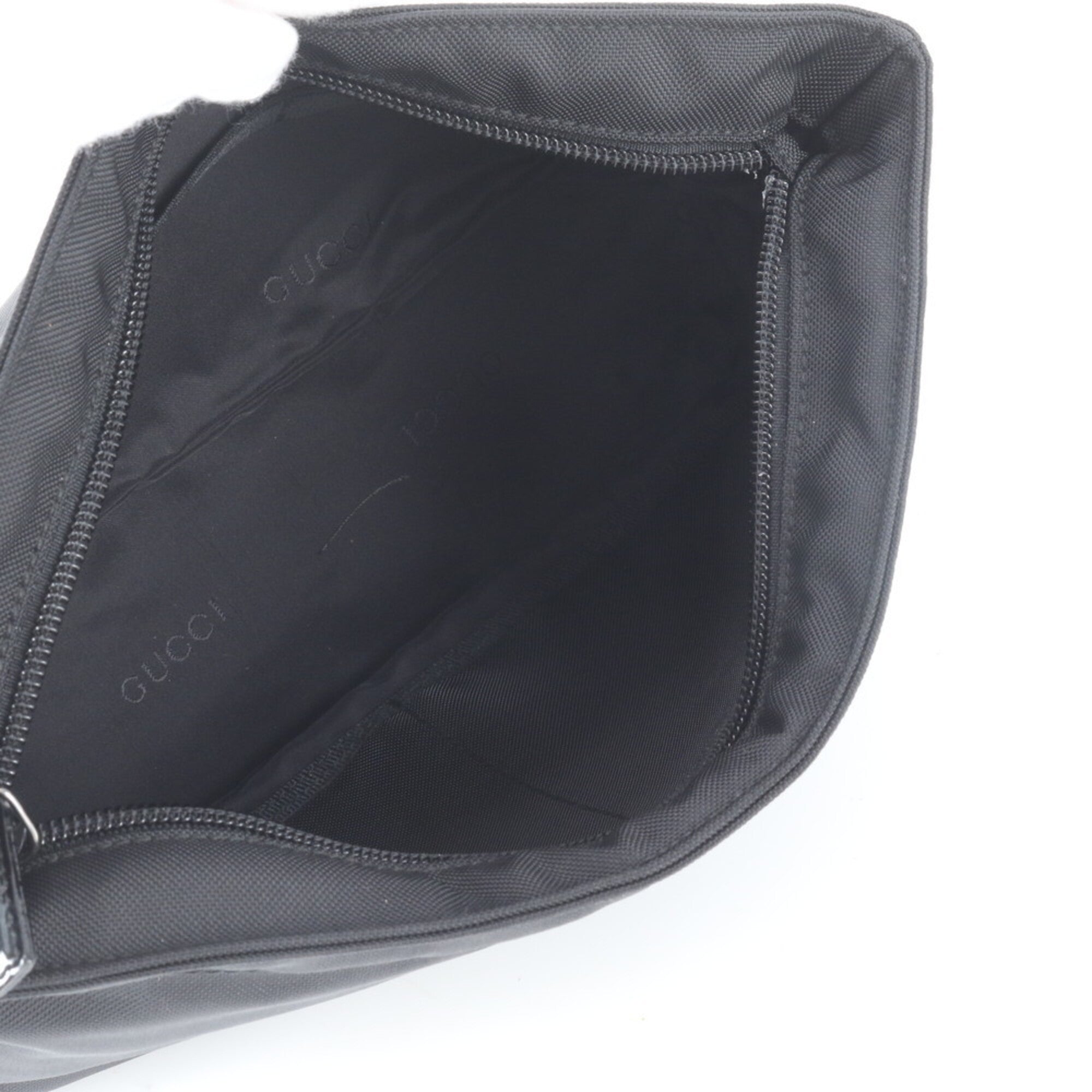 Gucci Black Leather Nylon Handbag (Pre-Owned)