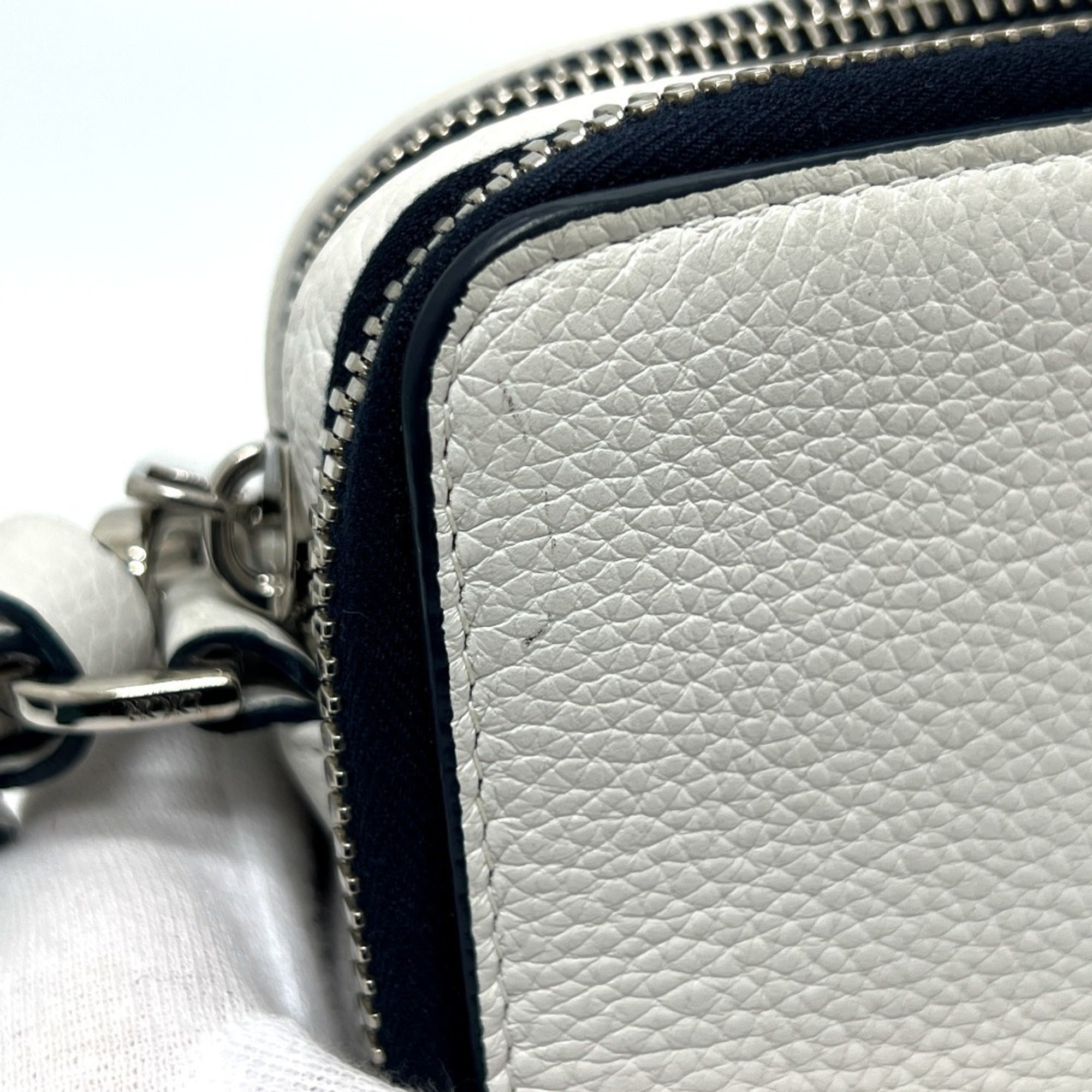 Christian Dior Navy White Leather Shoulder Bag (Pre-Owned)
