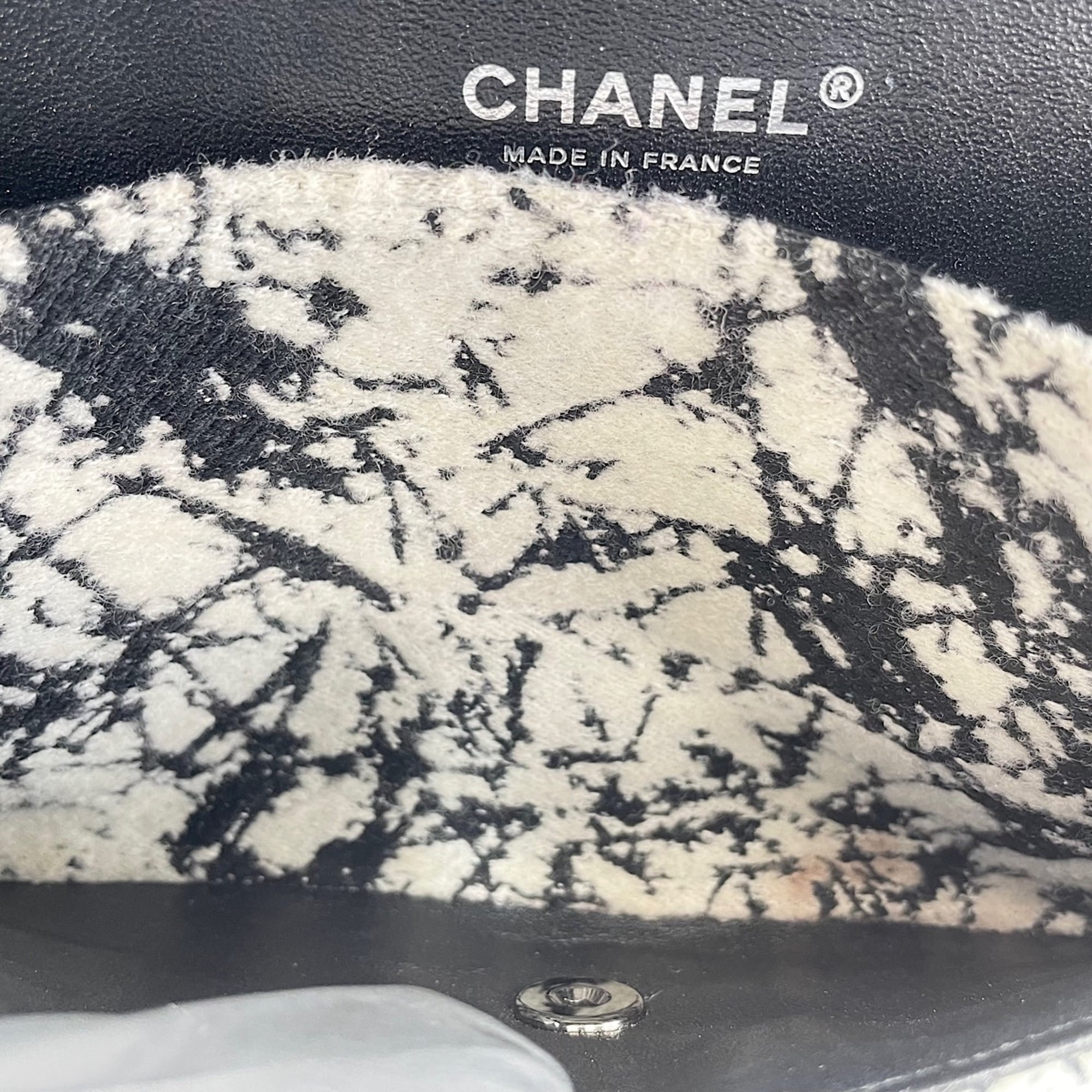 Chanel Multi-Color Tweed Shoulder Bag (Pre-Owned)