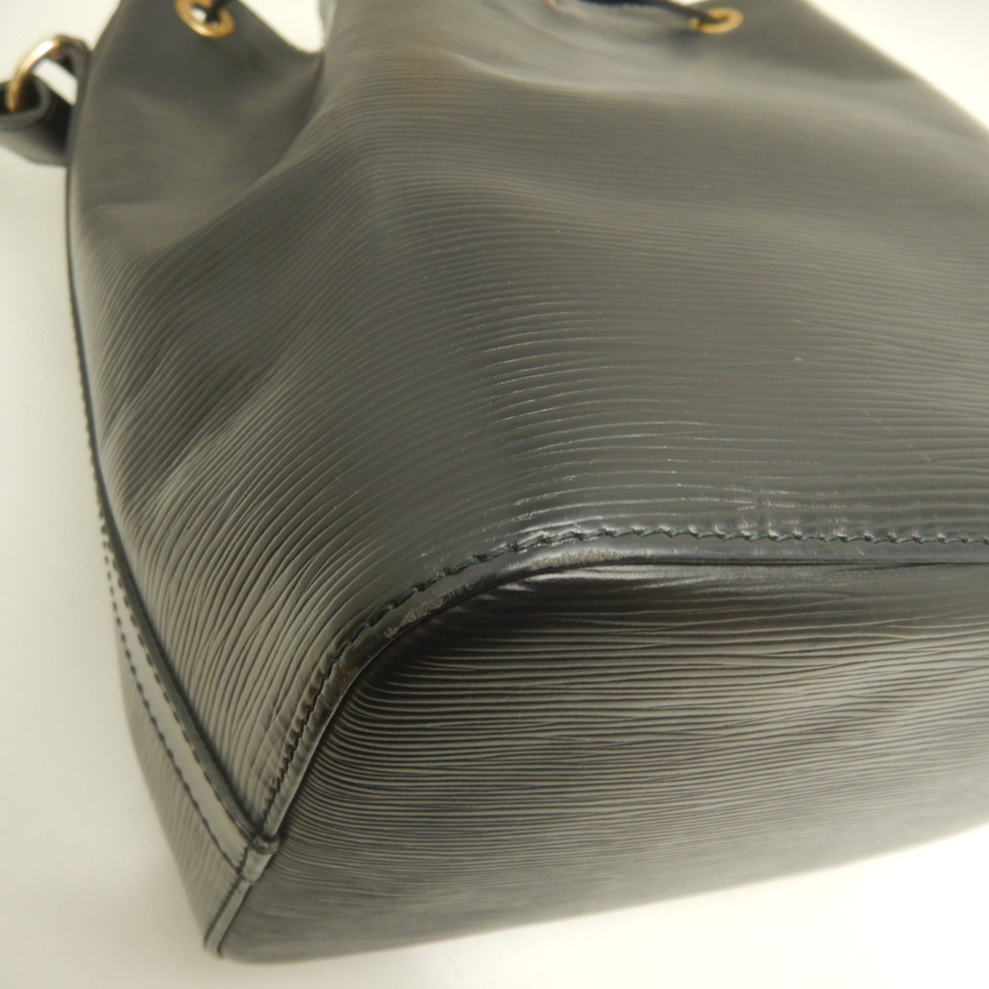 Louis Vuitton Epi Noir Epi Leather Shoulder Bag (Pre-Owned)