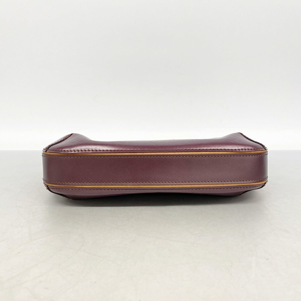 Louis Vuitton Violet Shoulder Bag (Pre-Owned)