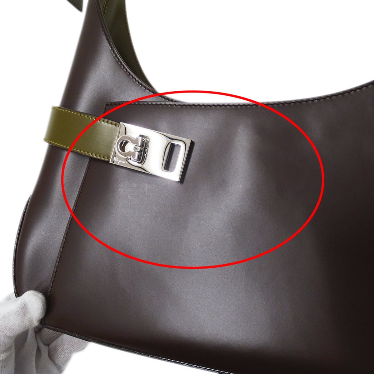 Salvatore Ferragamo Brown Khaki Leather Shoulder Bag (Pre-Owned)