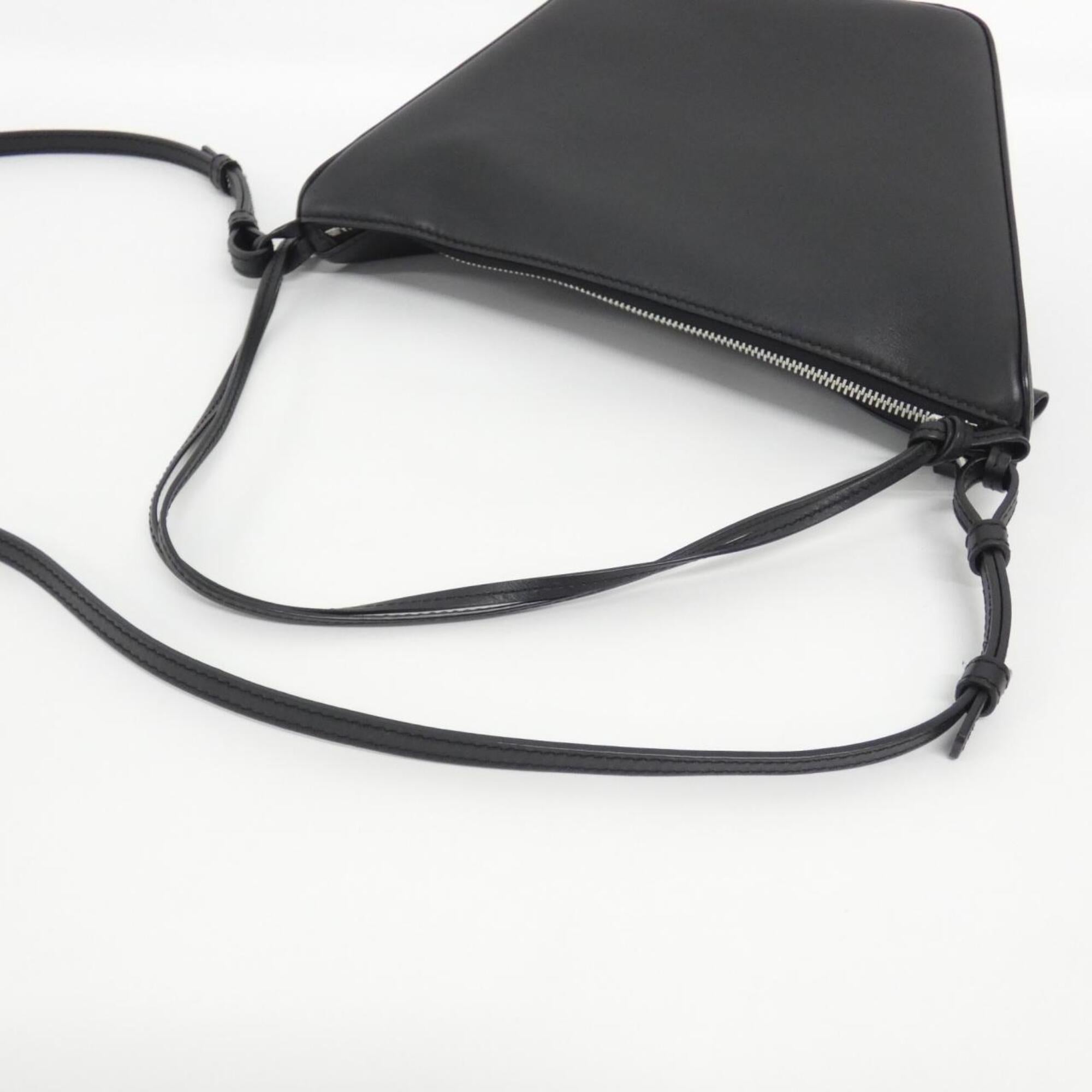 Loewe Black Leather Handbag Shoulder Bag (Pre-Owned)