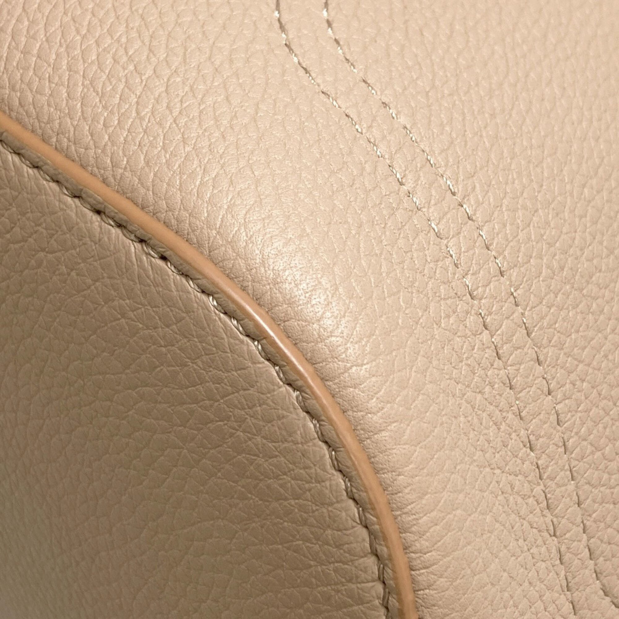 Loewe Sand Leather Handbag (Pre-Owned)