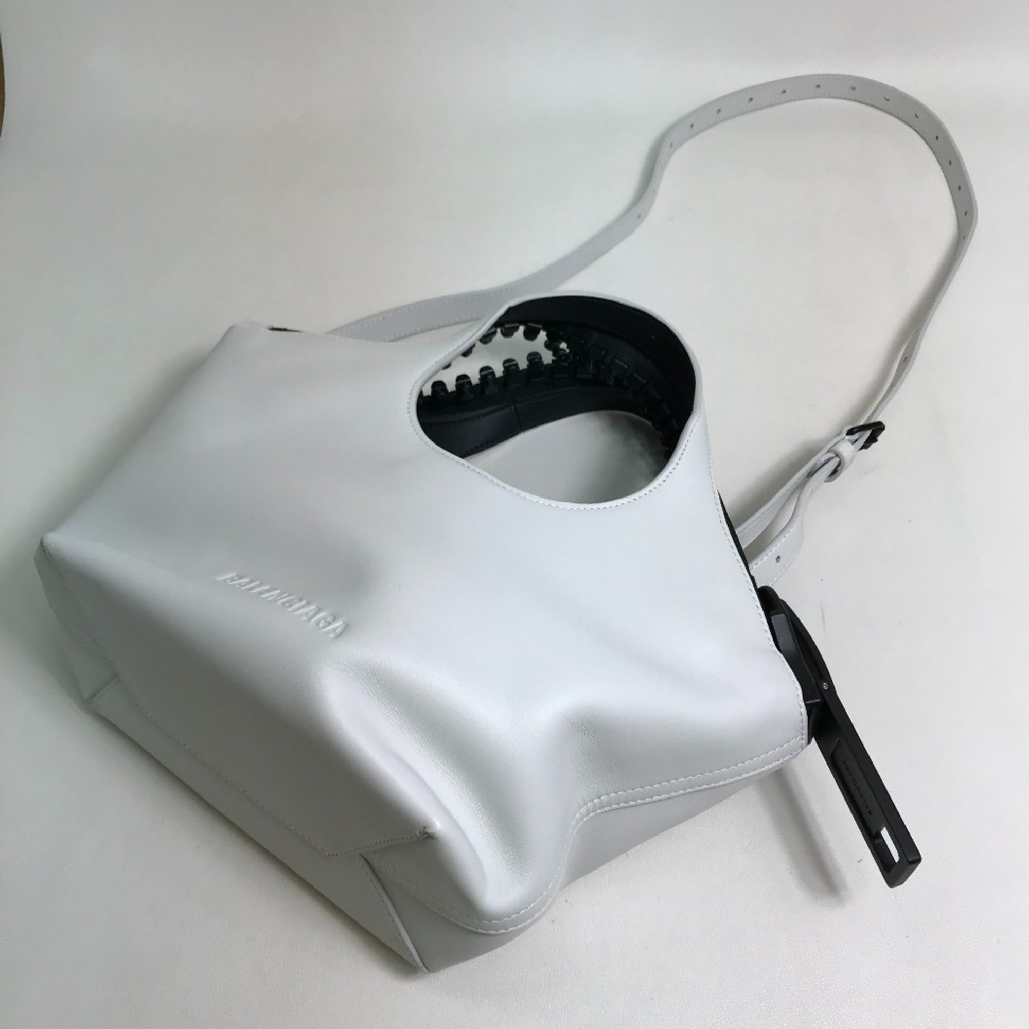 Balenciaga White Leather Handbag (Pre-Owned)
