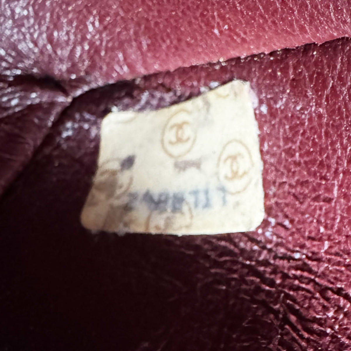 Chanel Black Leather Shoulder Bag (Pre-Owned)