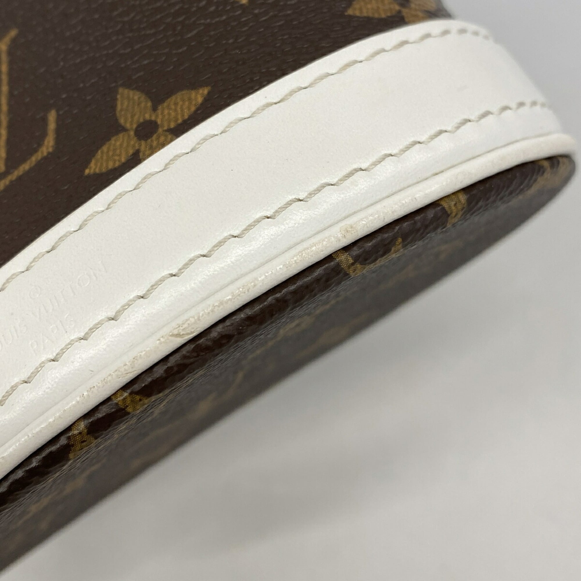 Louis Vuitton Brown White Handbag (Pre-Owned)
