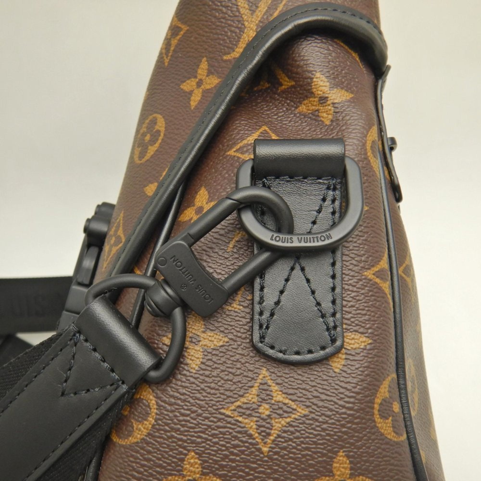 Louis Vuitton Brown Pvc Shoulder Bag (Pre-Owned)