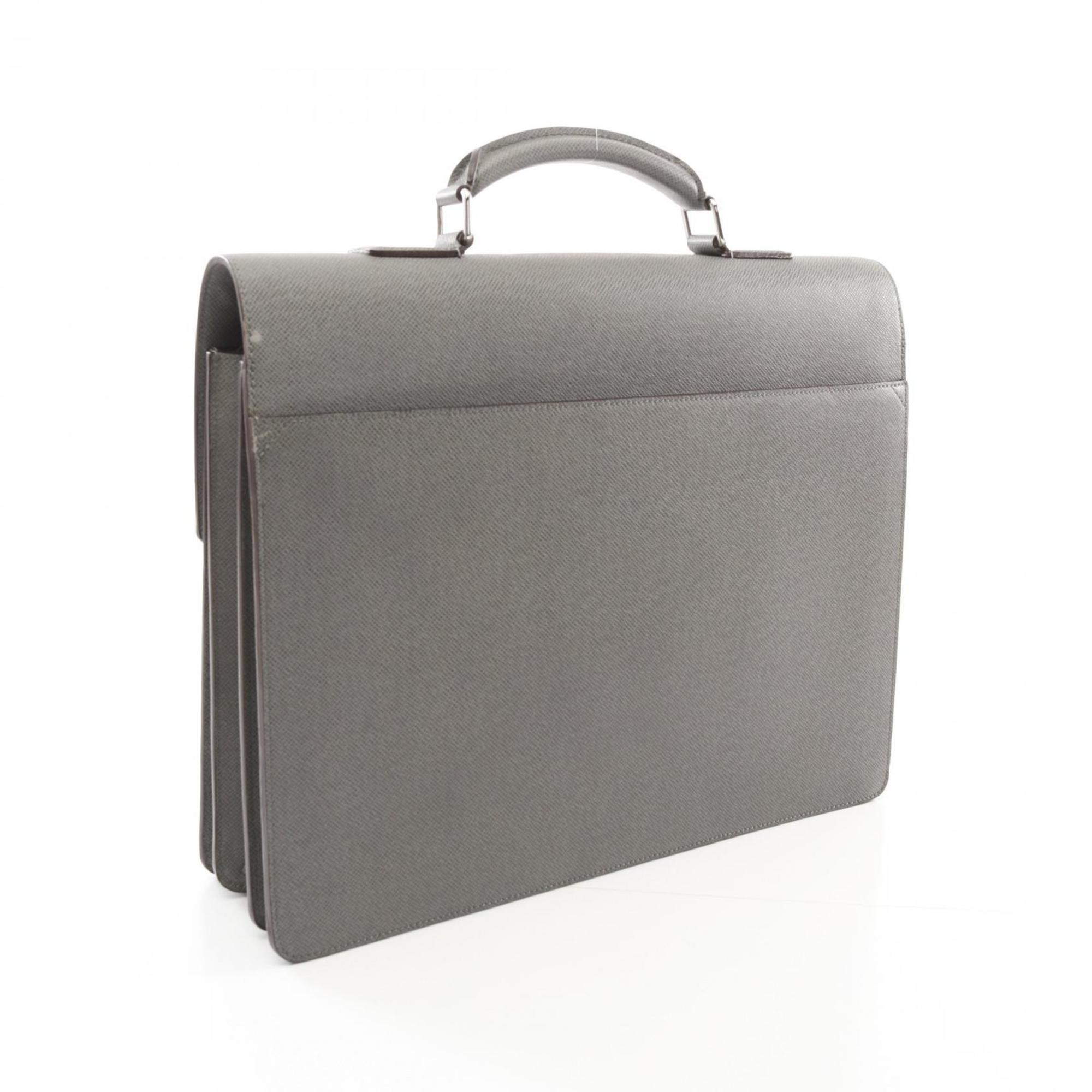 Louis Vuitton Glacier Gray Taiga Leather Briefcase Handbag (Pre-Owned)