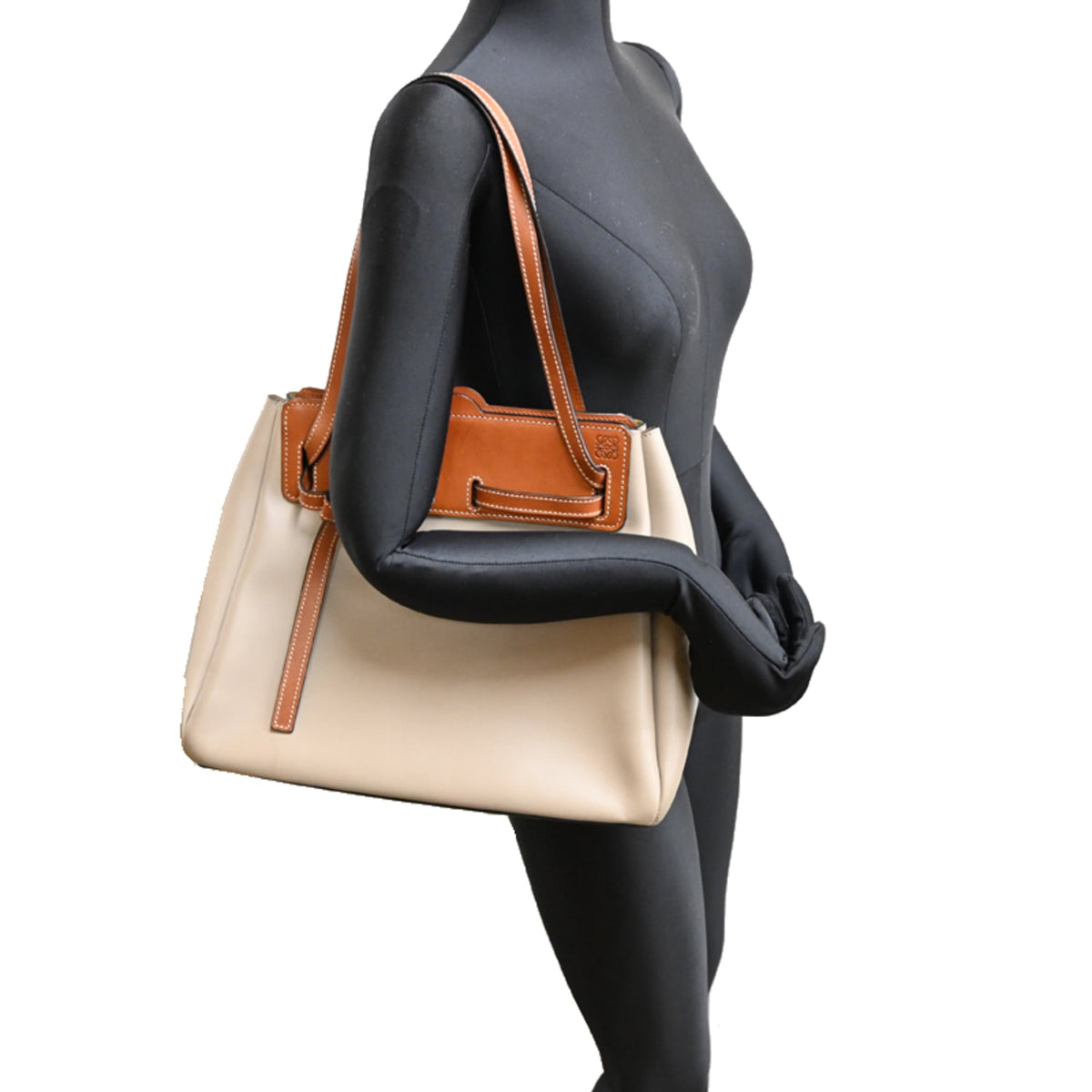 Loewe Beige Grayish Leather Shoulder Bag (Pre-Owned)
