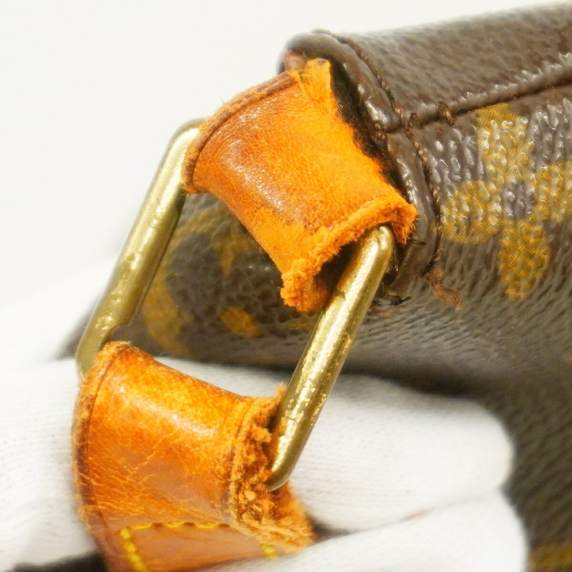 Louis Vuitton Brown Shoulder Bag (Pre-Owned)